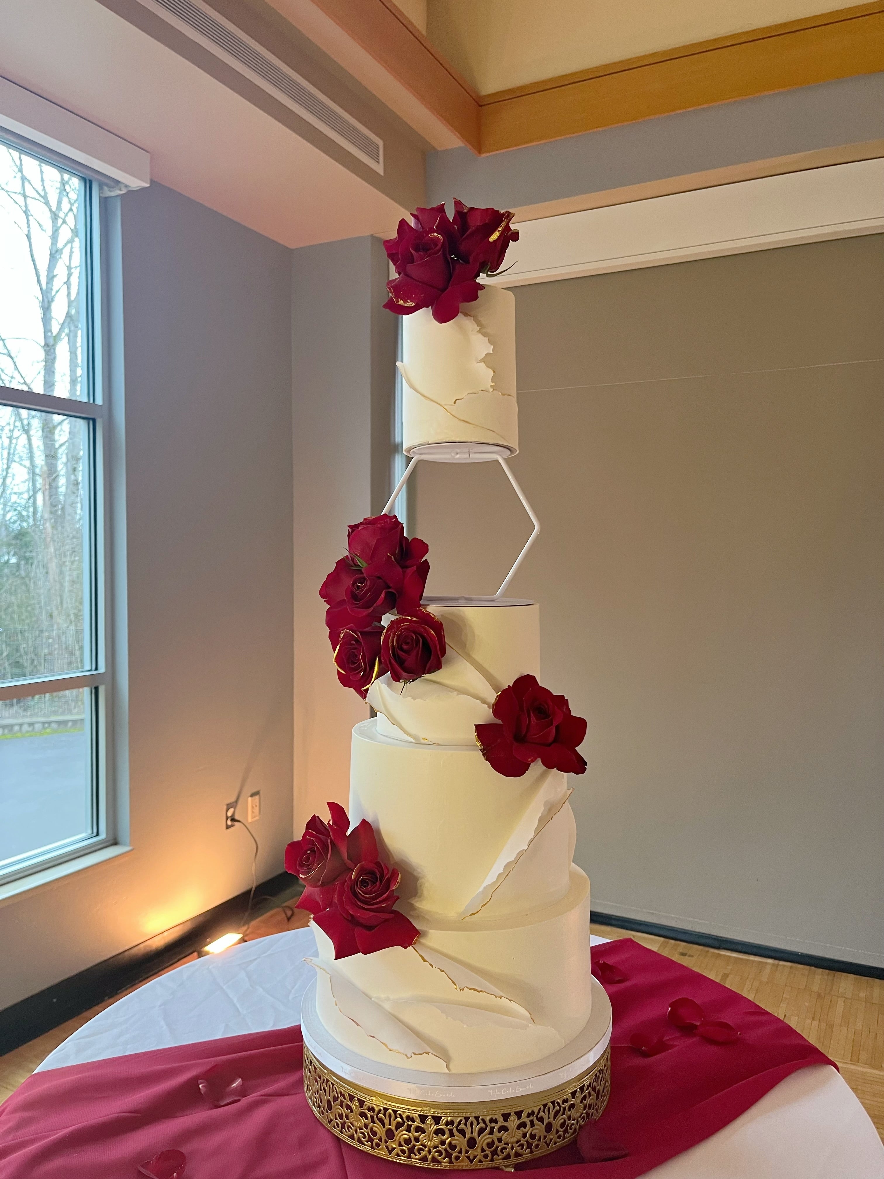 4 tiers wedding cake