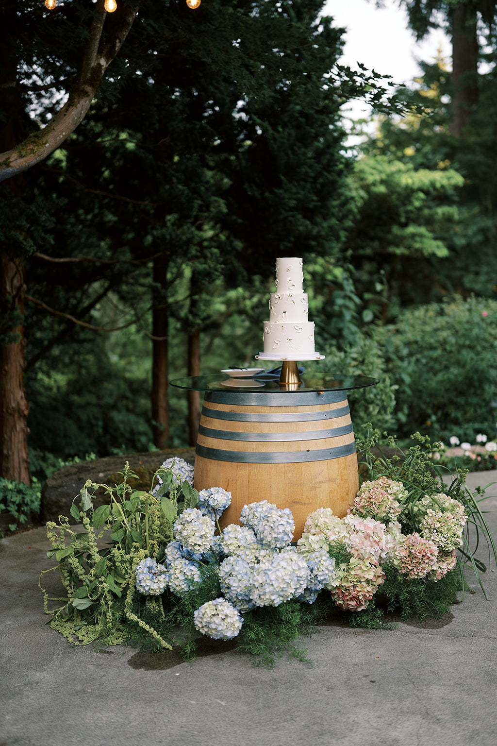 Simple wedding cake