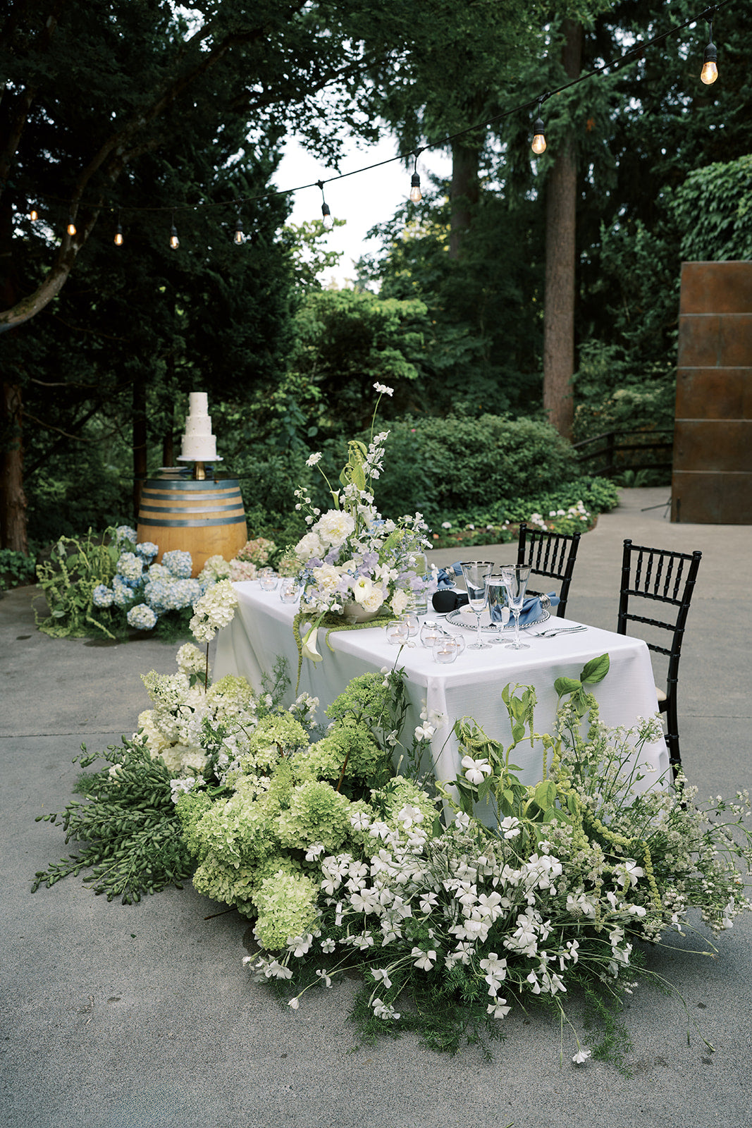 Simple wedding cake