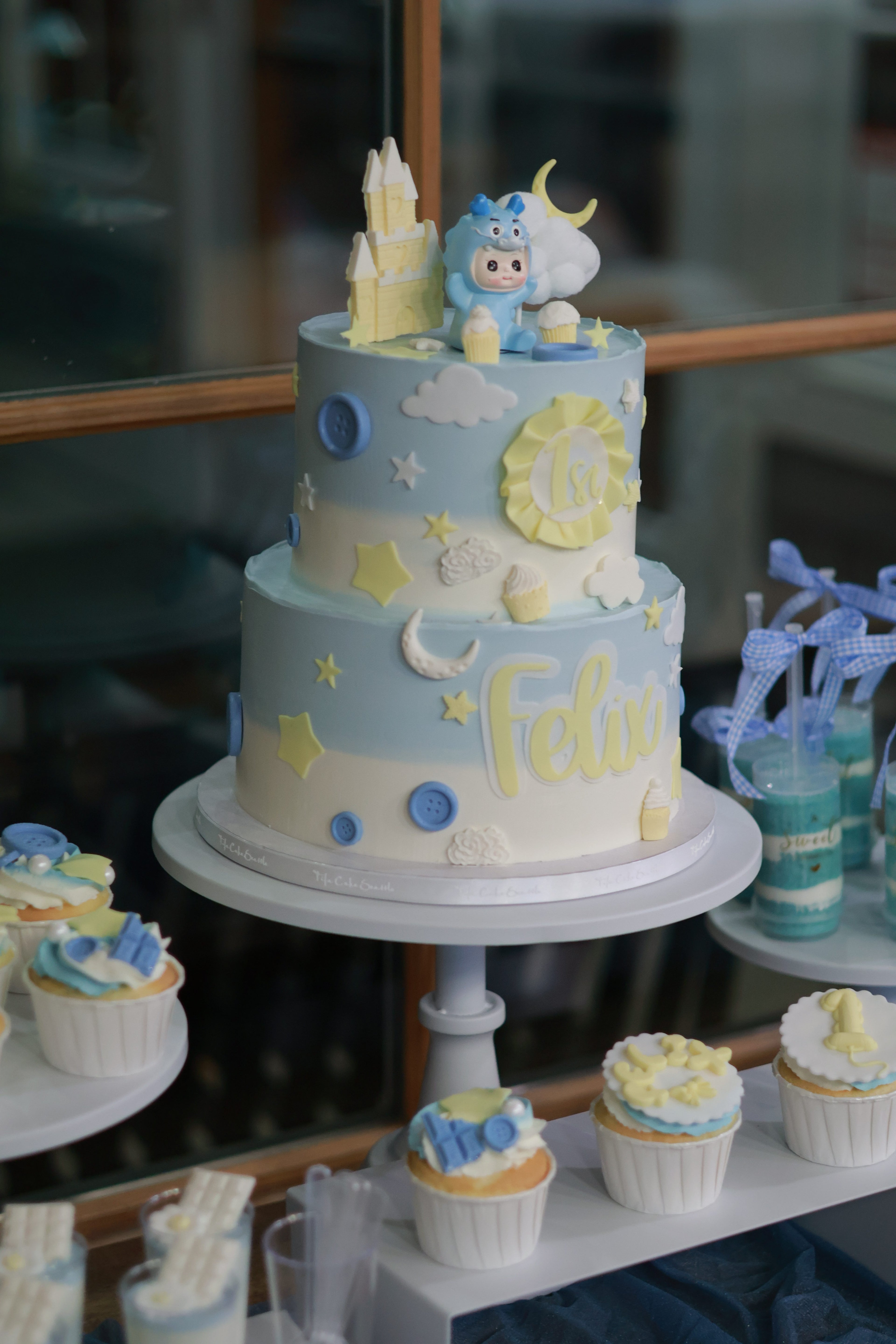Blue and yellow baby party