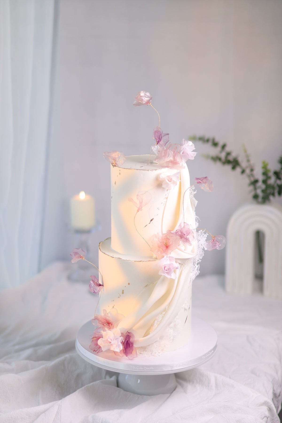 rice paper flowers tall two tiers cake