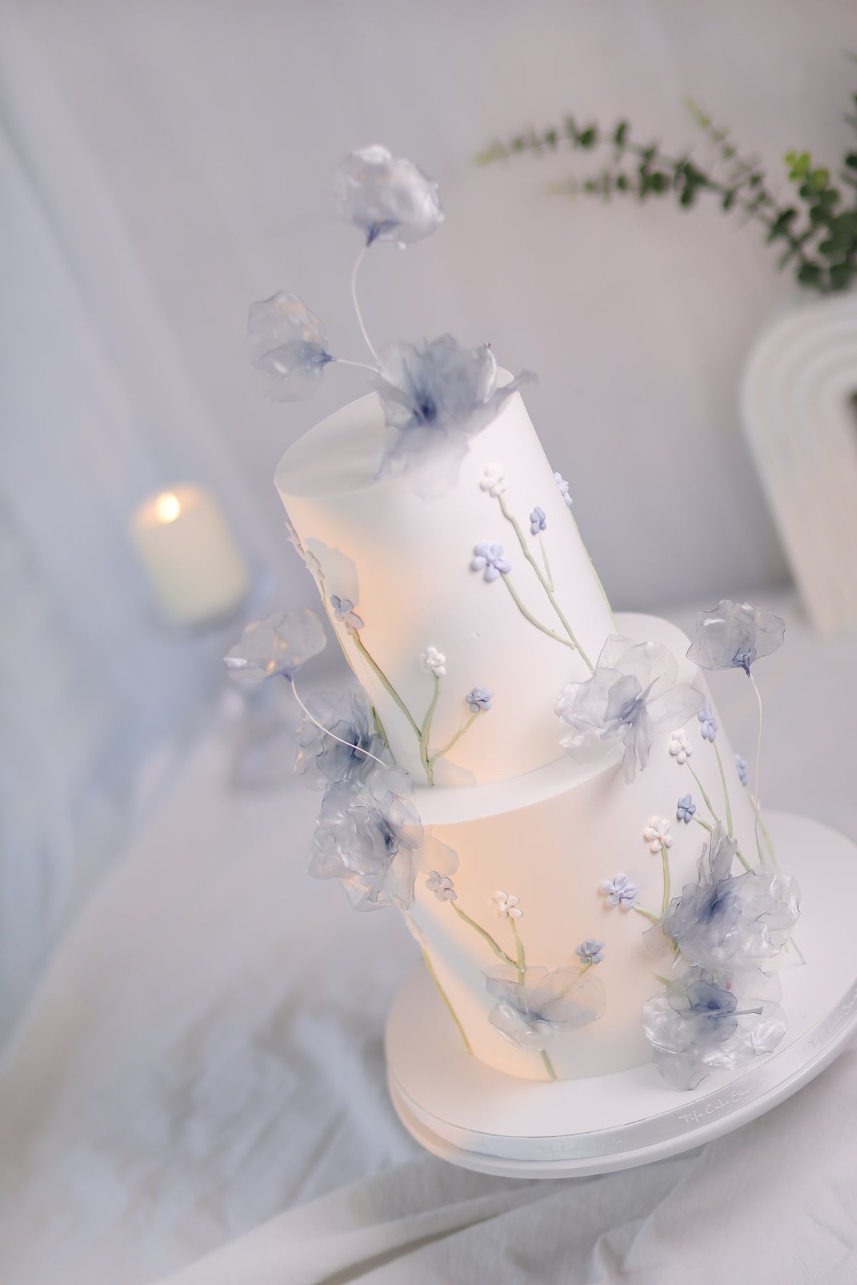 rice paper flowers tall two tiers cake