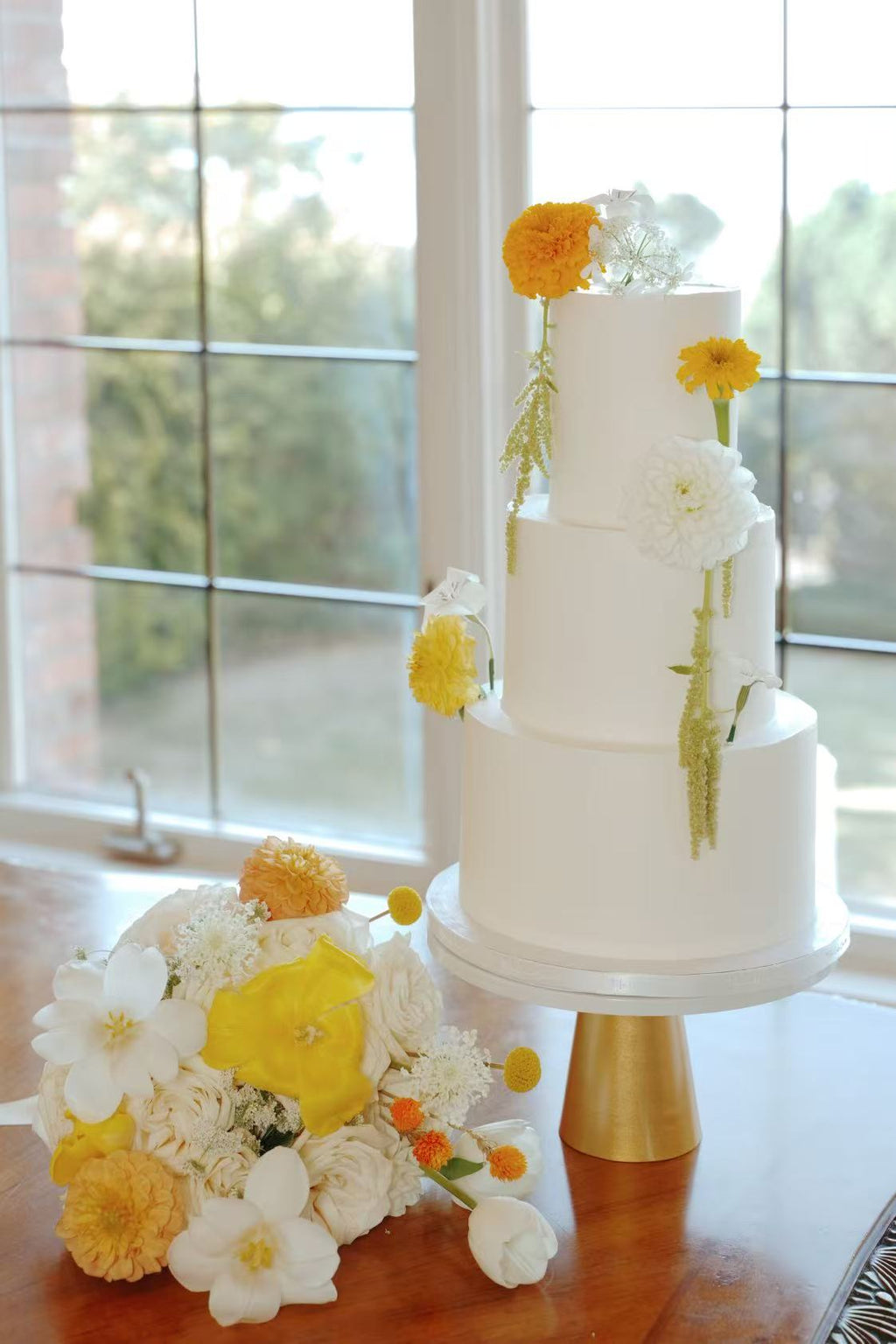 Yellow/green wedding cake