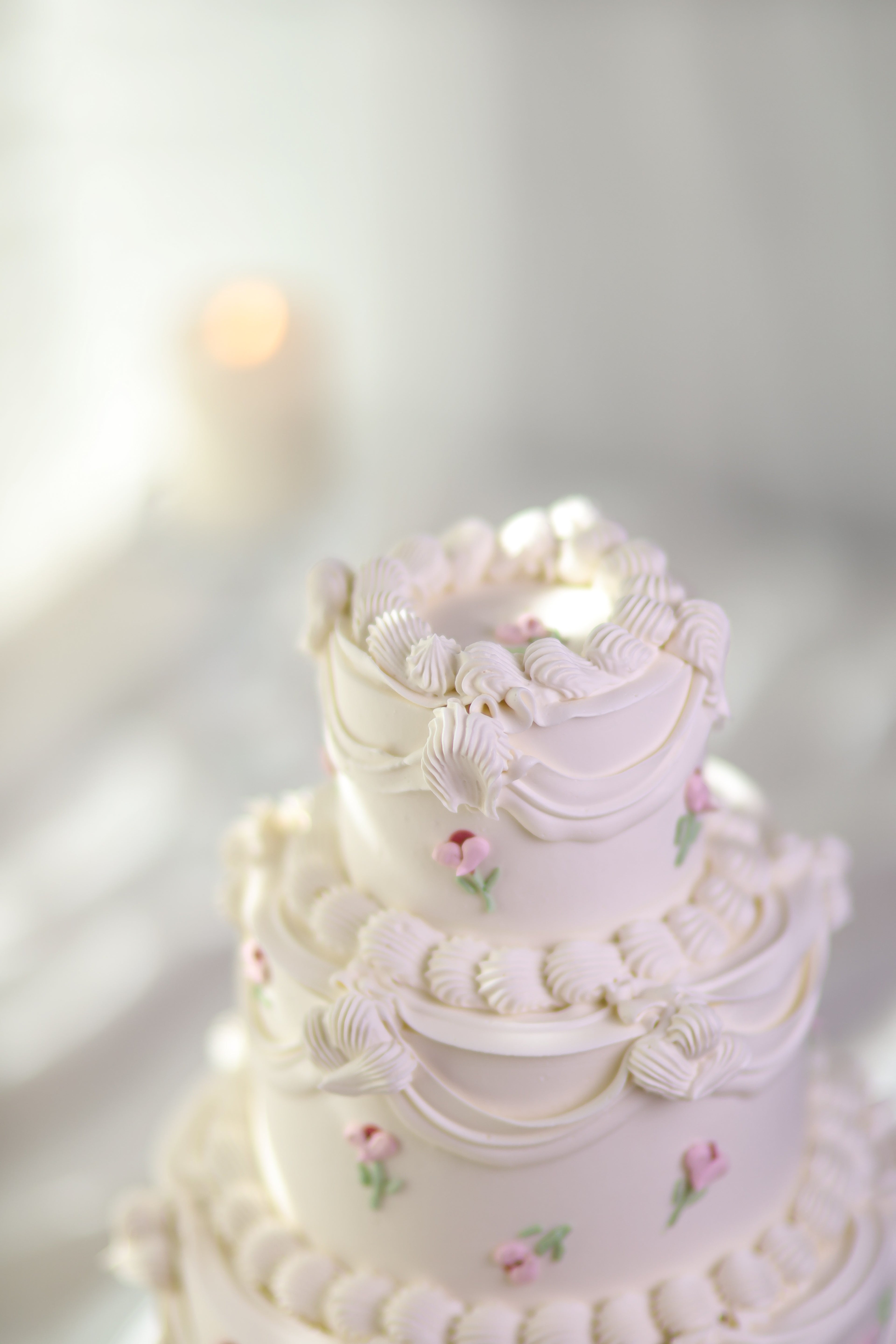 Mini wedding cake