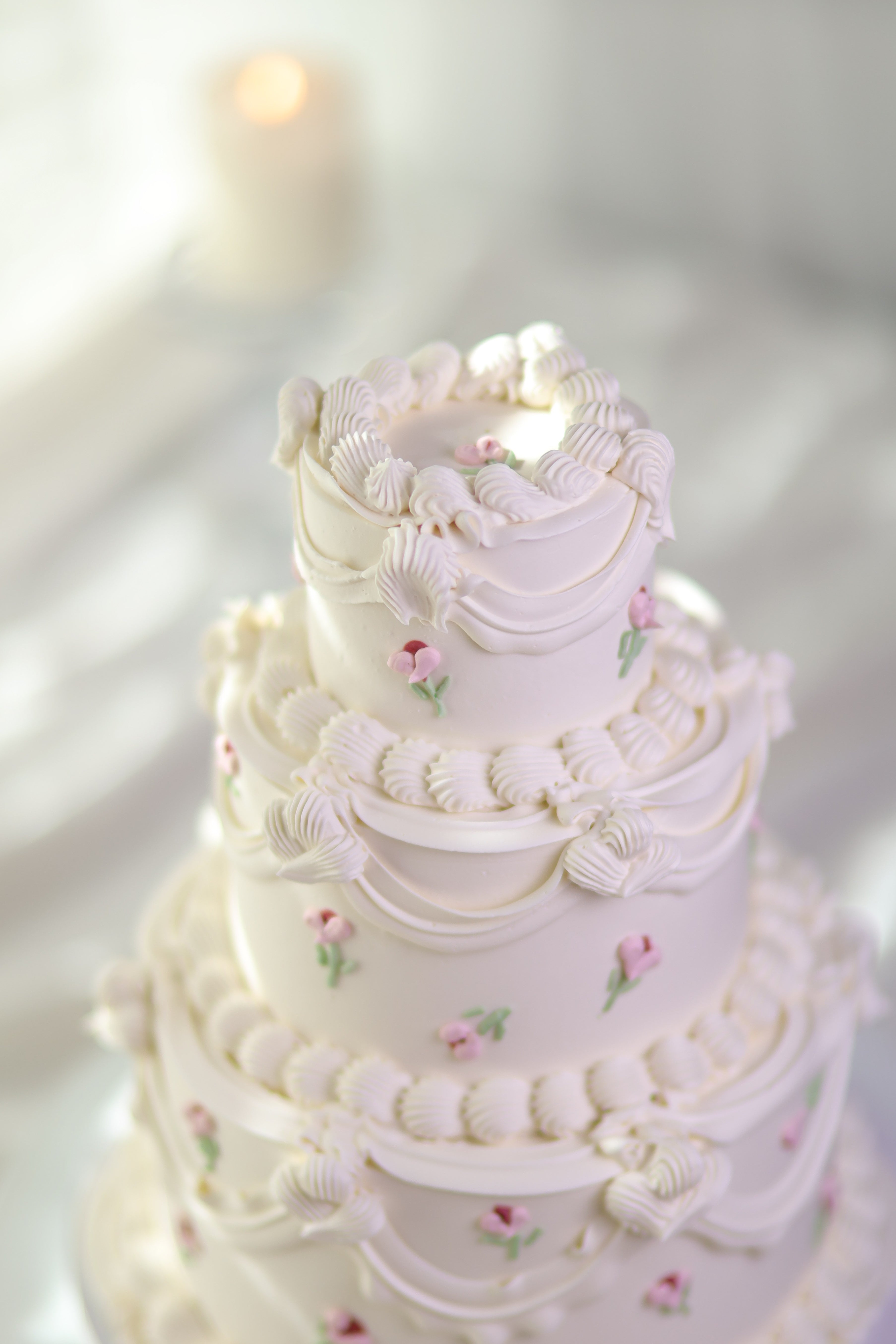 Mini wedding cake