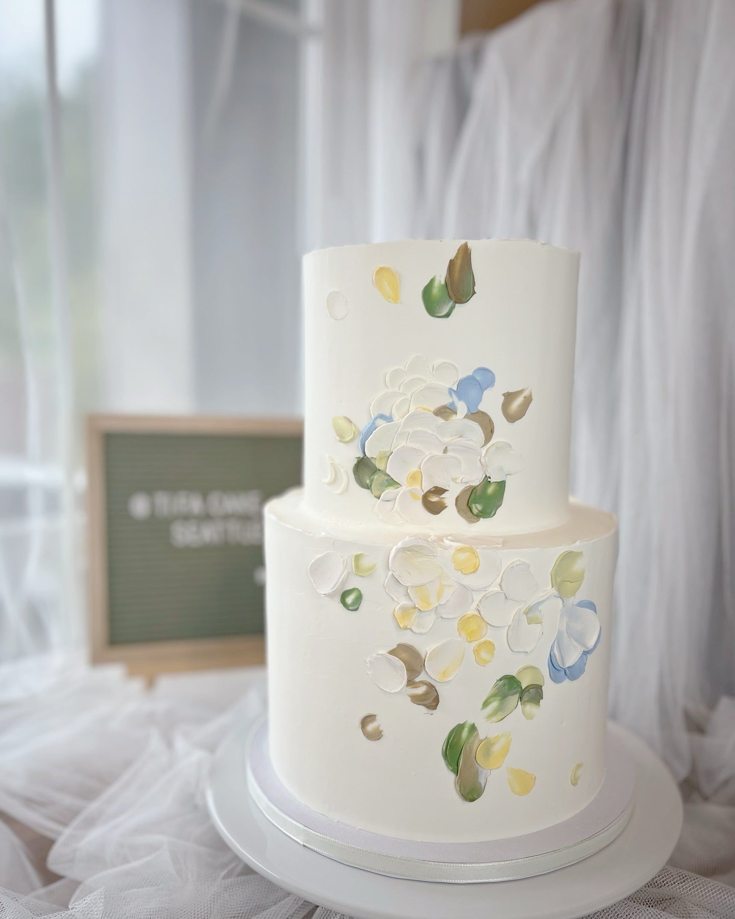 Palettes painting wedding cake