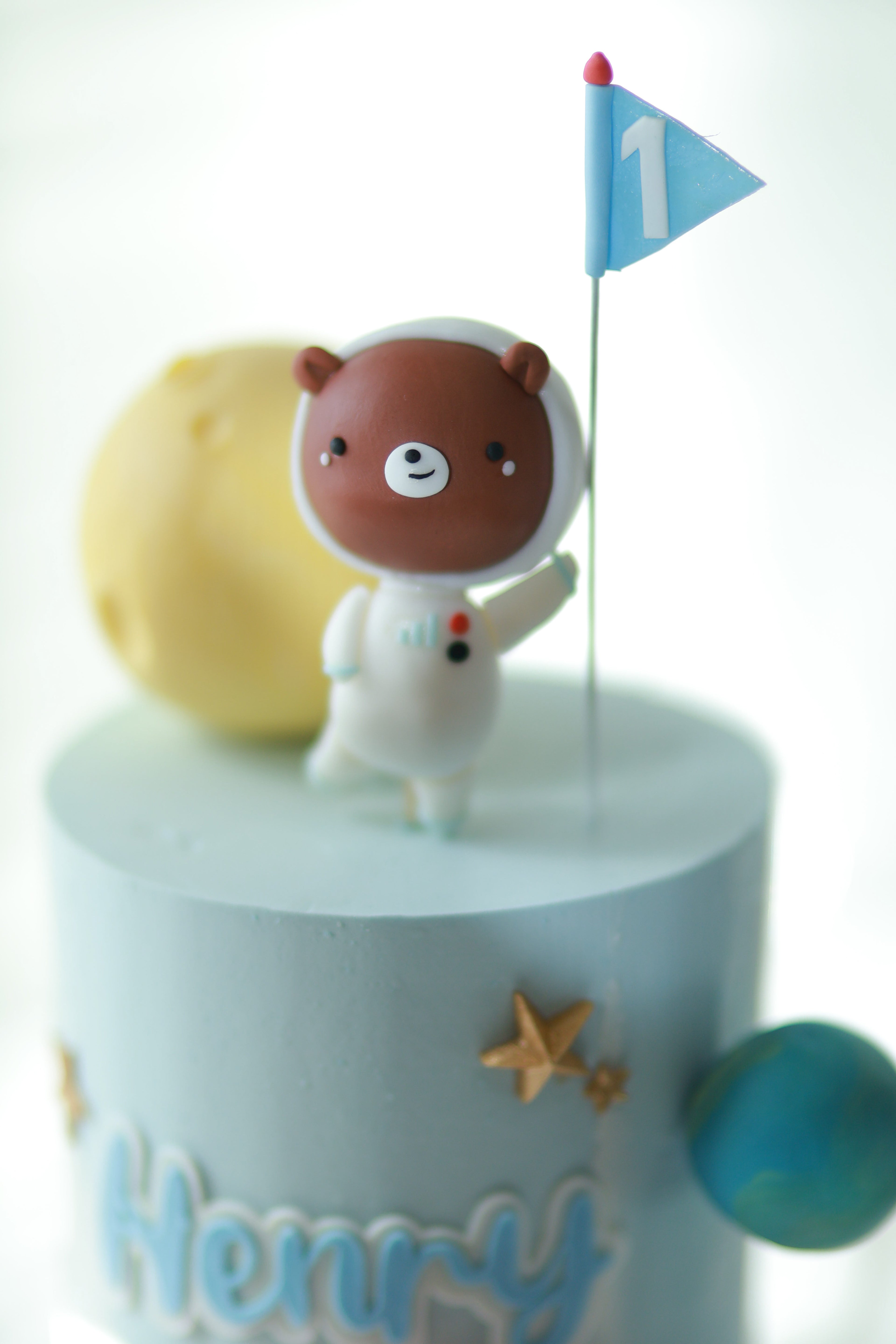 Astronaut bear and planets