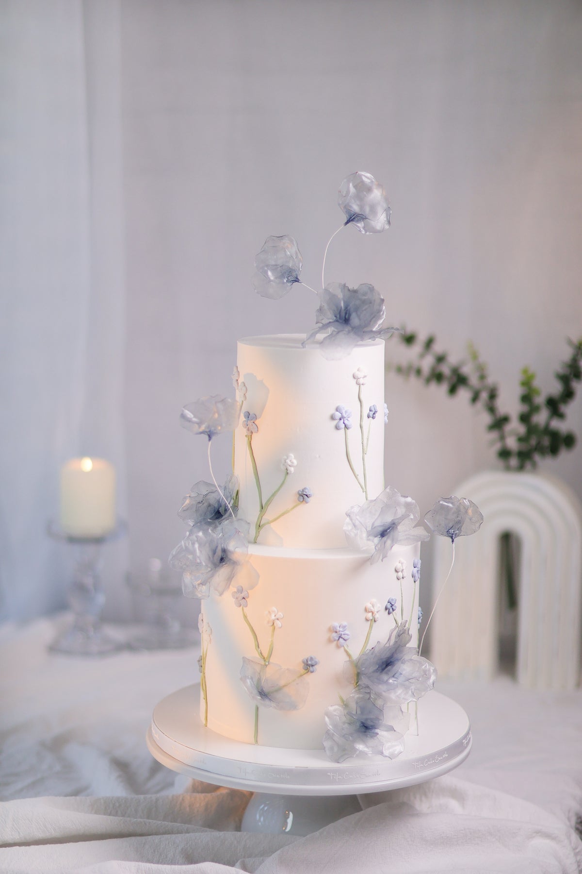 rice paper flowers tall two tiers cake