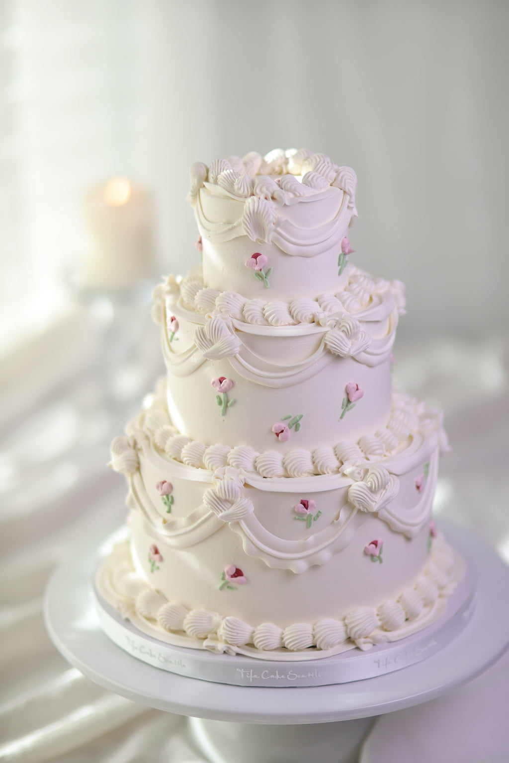 Mini wedding cake