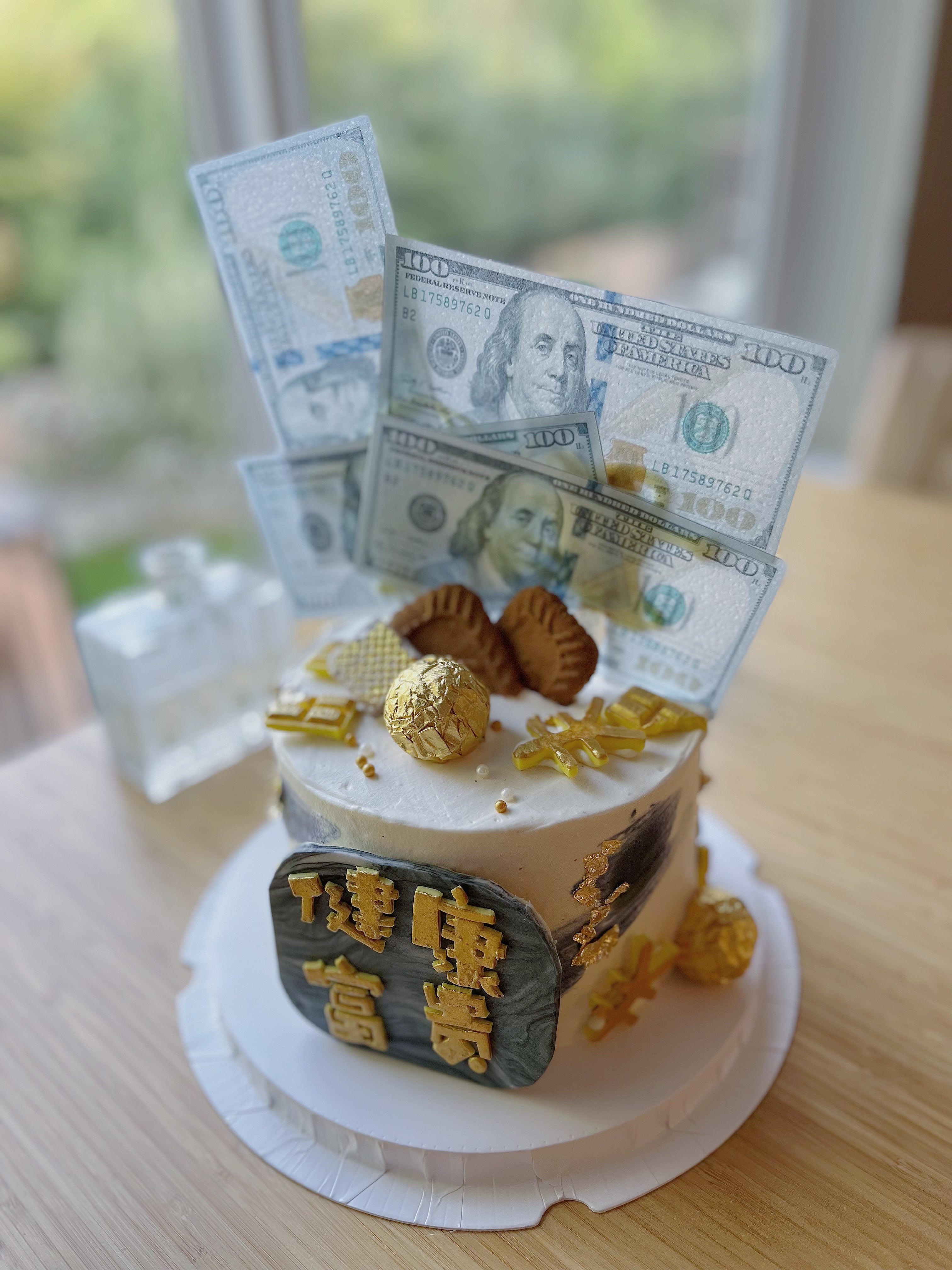 customized cakes