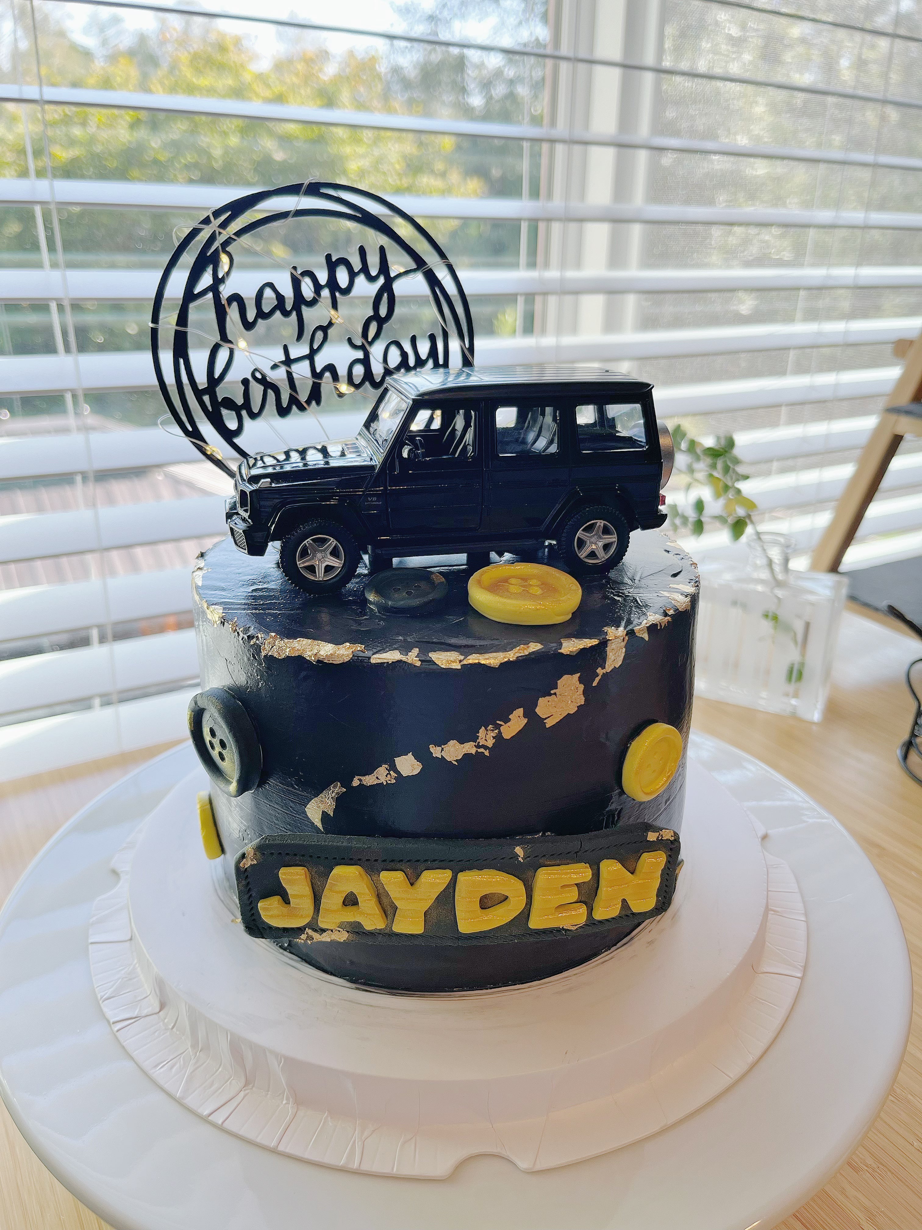 customized cakes
